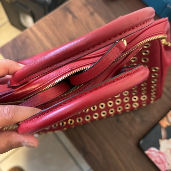 Michael khors leather satchel with gold detail - Picture 3 of 4